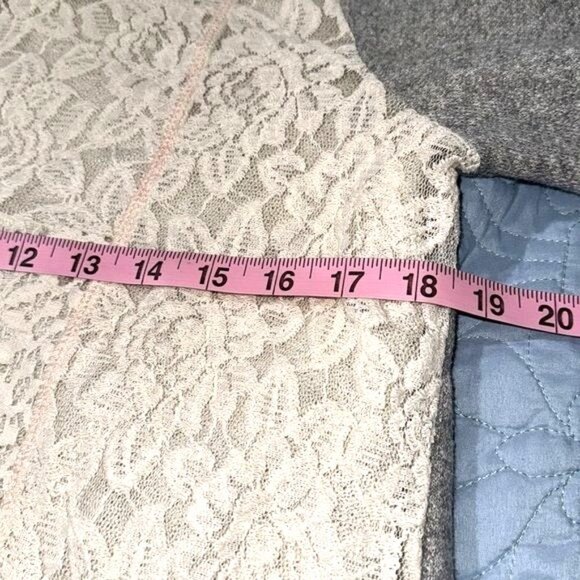 Lace Front Gray Long Sleeve Top By Jolt For Women Size XL - Picture 9 of 10